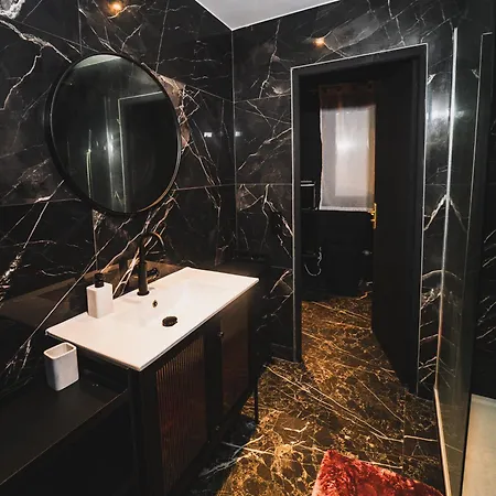 D'une Nuit, Loveroom Villa