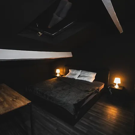 D'une Nuit, Loveroom